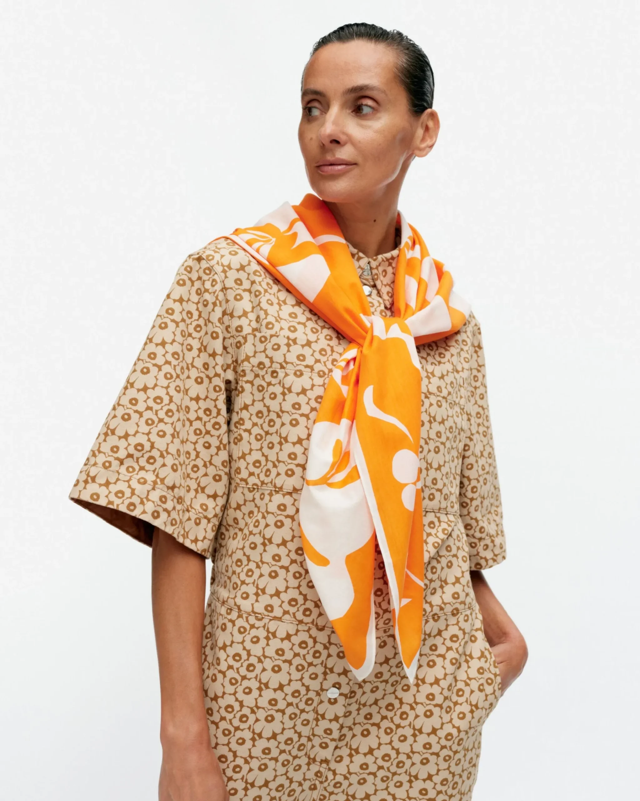 Asusteet Marimekko Ju00E5Hha Nokturno Puuvilla-Silkkisekoitehuivi