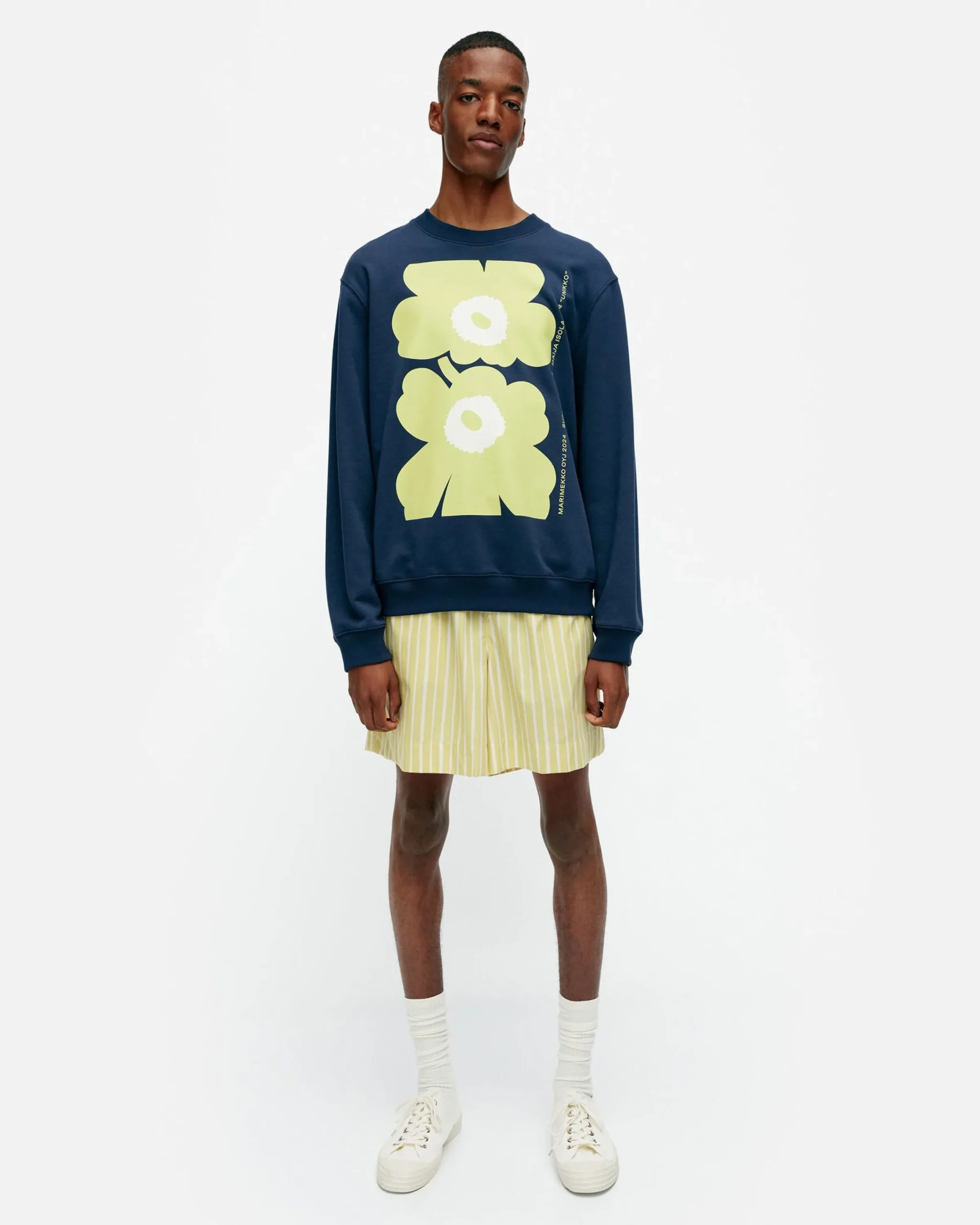 Vaatteet Marimekko Kioski Loisto Unikko Placement Collegepaita